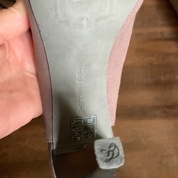 G- Star. Shoes.  Size 7.   Taupe color.  Excellent condition - Picture 9 of 9